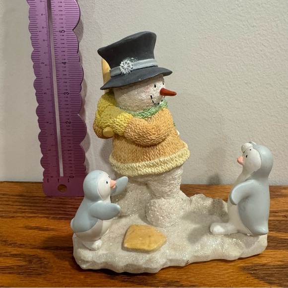 Ice Sculptures “Snow Me A Curve Ball” Softball Baseball Snowman Penguins #21368 - Picture 1 of 6